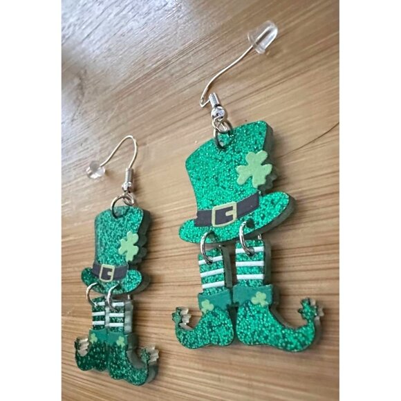 St Patricks Day Earrings Dangling Wiggly Legs Leprechaun Hat Festive Par… - Picture 11 of 12